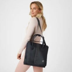 B Vertigo Grooming Tote Bag - Dark Navy -Kensington Shop 602687 800 800