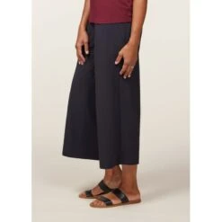 EQL Women's On The Go Stretch Crop Pants - Black -Kensington Shop 650488 800 800